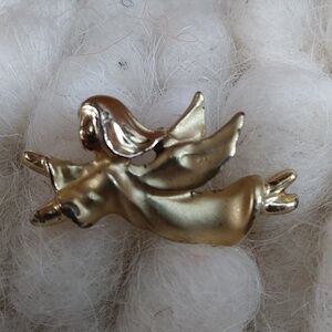 Angel pin gold brooch